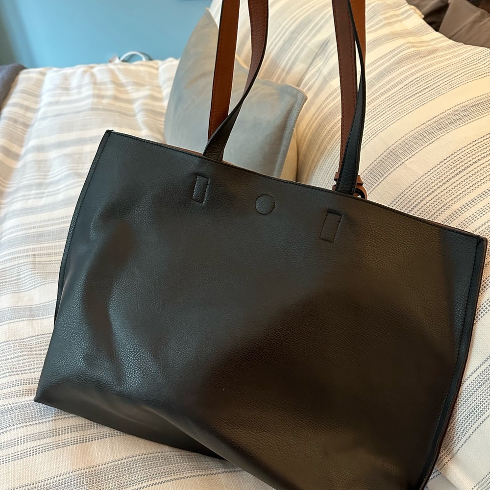 MAKE AN OFFER! 🍁 Lord and Taylor two tone tote - Picture 2 of 10